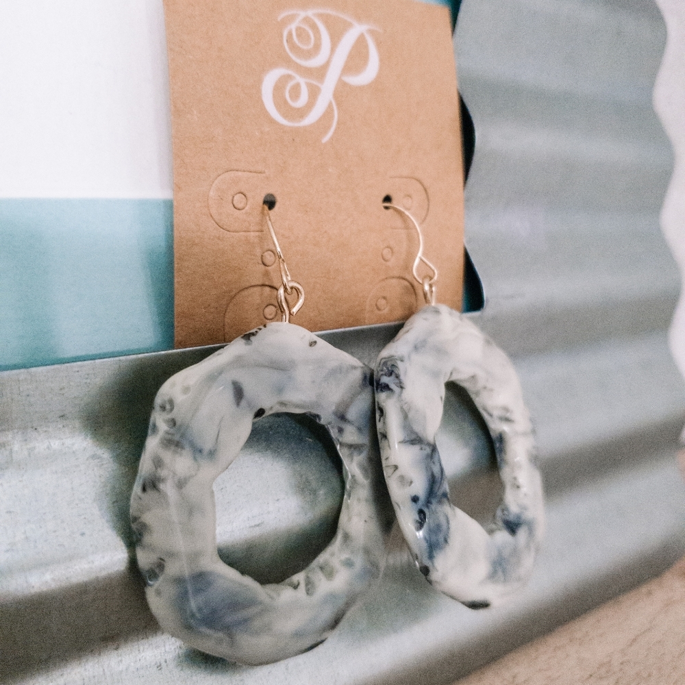 Gray marbled earrings